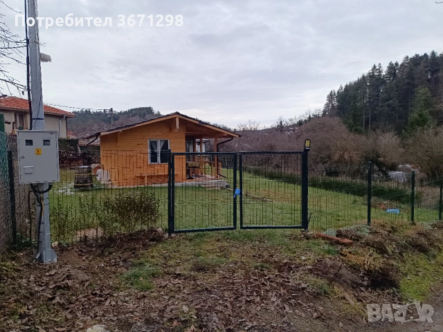 Дворно място с вила център Свежен 