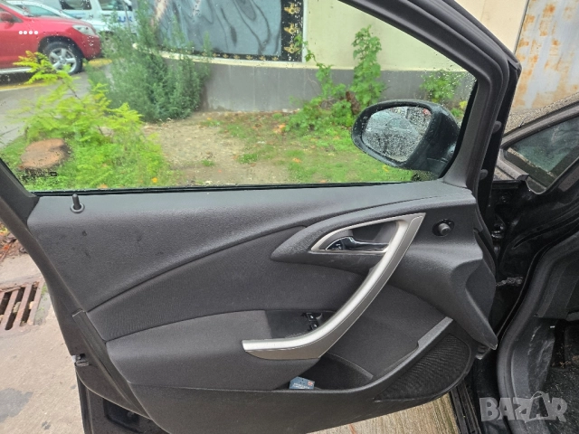 Opel Astra 2012, снимка 13 - Автомобили и джипове - 52328813