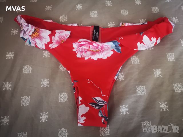 Нов червен дамски бански с цветя S размер долнище бански, снимка 1 - Бански костюми - 45901894