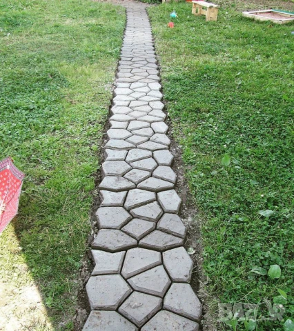 Бетонни ПЪТЕКИ за Двора и Градината --модерна АЛЕЯ