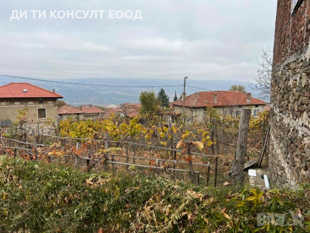 Двуетажна къща в подножието на Беласица, снимка 3 - Къщи - 53898069