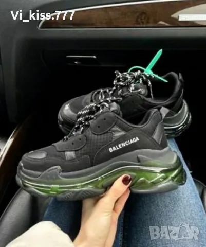 Нови обувки Balenciaga triple S , снимка 1 - Маратонки - 48931117