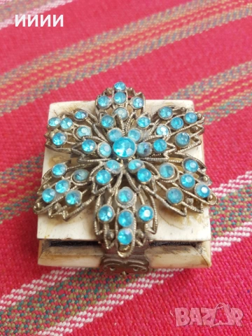 Кокалена кутия за бижута 