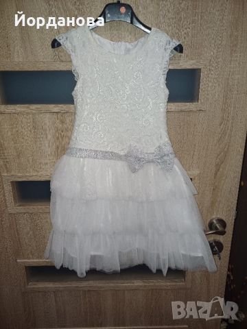 Детска официална рокля екрю, снимка 2 - Детски рокли и поли - 45596694