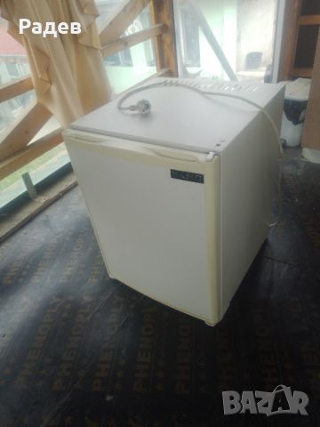 хладилник минибар абсорбционен кемпер каравана къмпинг палатка, снимка 1 - Хладилници - 45806674