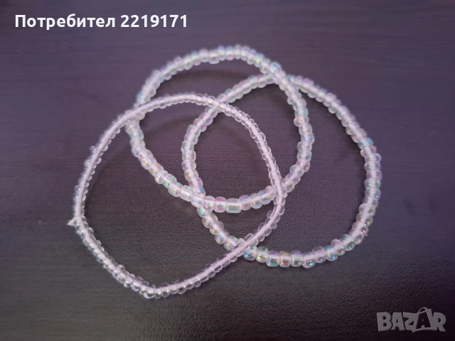 Комплект гривни от стъклени кристали и ситни мъниста, снимка 4 - Гривни - 51684347