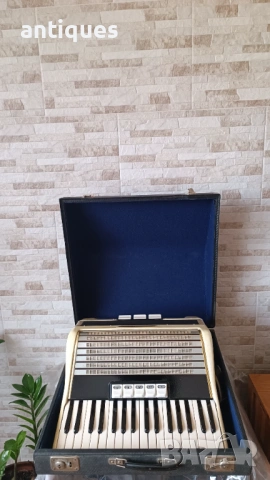 Акордеон - Weltmeister - 60 баса - Made in GDR, снимка 10 - Акордеони - 53030304