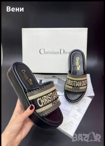 Дамски чехли Christian Dior Реплика ААА+
, снимка 2 - Джапанки - 45753703