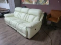 Светло кремав кожен диван тройка с електрически релаксиращ механизъм, снимка 12