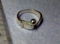 ИНТЕРЕСЕН ФИГУРАЛЕН СРЕБЪРЕН ПРЪСТЕН КОЛАН СРЕБРО 925 с БЯЛА ПОЗЛАТА и ЧАСТИЧНО АРТ ПАТИНИРАНЕ 48654, снимка 2