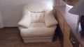 Предлагам два много запазени фотьойла цвят екрю, снимка 1 - Дивани и мека мебел - 45876949