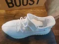 оригинални маратонки Adidas Yeezy Boost 350 V2 Triple White  номер 43 1/2, снимка 3