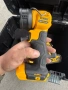 Dewalt DCH273 перфоратор +лед фенер, снимка 6