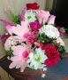 Хартиени цветя в бял дървен панер за имен ден, за рожден ден, снимка 1 - Декорация за дома - 45520950