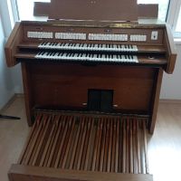 класически немски електронен орган с педалиера, снимка 1 - Други - 45840588