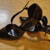 Елегантни обувки на ток ЧИСТО НОВИ, снимка 1 - Дамски обувки на ток - 46073745