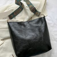 Зелена,кафява или черна ежедневна чанта от екокожа,размери и разпределение на снимките щее, снимка 3 - Чанти - 45068322