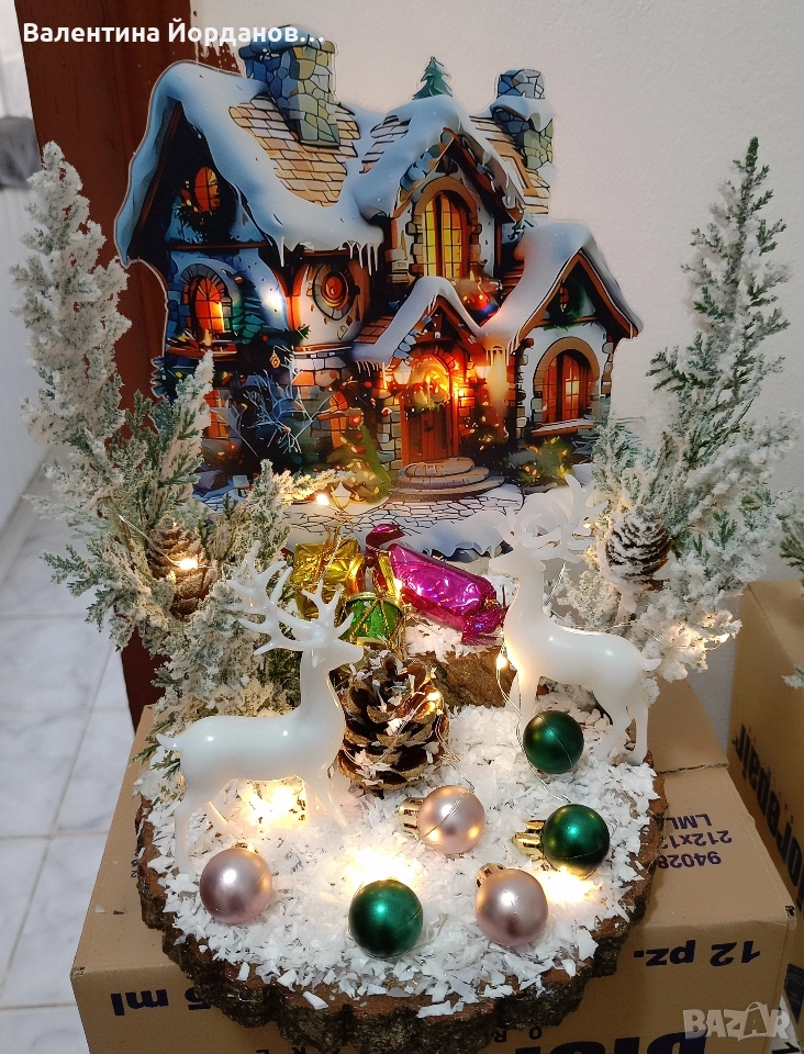 горска къщичка с лед лампи върху дървена шайба , снимка 1