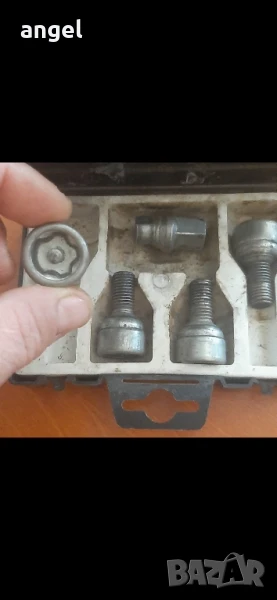 Секретни болтове за WV и Мерцедес , снимка 1