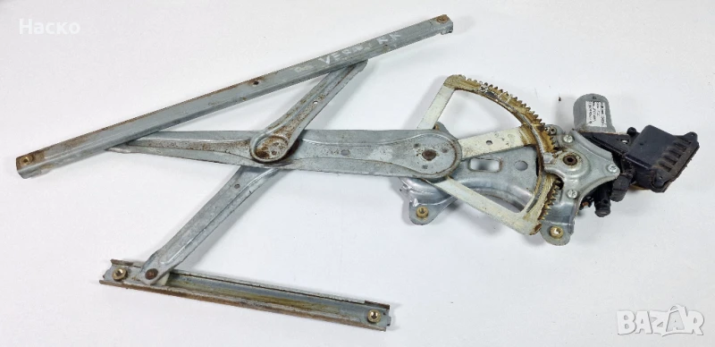 Заден Десен Стъклоповдигач Стъклоподемним Тойота Корола Версо Toyota Corolla Verso 2004-2009г, снимка 1