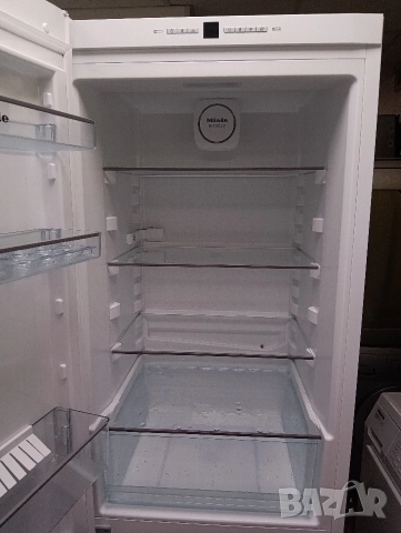 Комбиниран хладилник с фризер Миеле Miele А+++ с две години гаранция!, снимка 8 - Хладилници - 53002237
