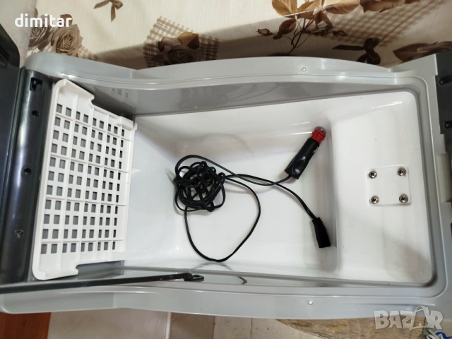 Хладилна чанта за автомобил WAECO 15л./12V, снимка 13 - Хладилни чанти - 54045284