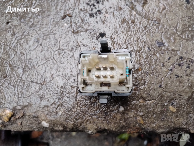 Бутон - Копче Ел. Стъкла Предни Ляви За Фолксваген Пасат Б4 1995г / VW Passat B4 1995y, снимка 2 - Части - 52475376