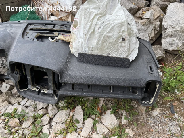 Продавам табло, колани и бегове за Volvo XC40 2020, снимка 5 - Части - 51218028