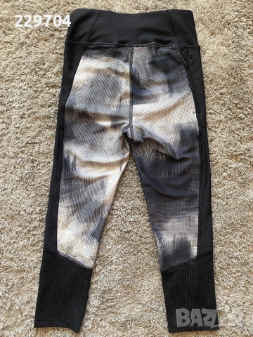 Дамски спортен клин Under Armour , снимка 2 - Спортни екипи - 51592162