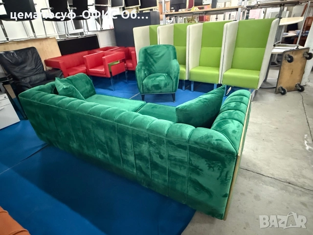 Италиански ликсозен и модерен диван триместен с фотьойл зелено кадифе, снимка 2 - Дивани и мека мебел - 53343295