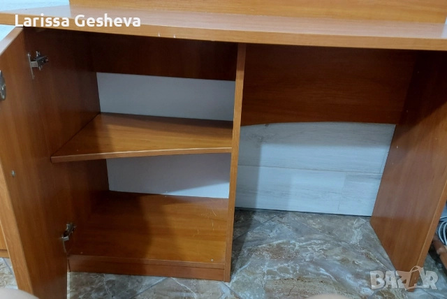 Бюро, нощно шкафче и масичка за кафе включени, снимка 2 - Бюра - 52627736