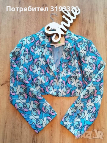 Късо сако размер -L