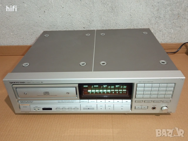Компакт диск плейър Onkyo DX-6570