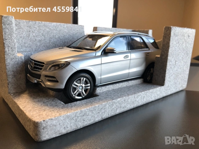 1:18 Mercedes-Benz ML-Klasse Minichamps Модел За Колекционери!, снимка 15 - Колекции - 53771226