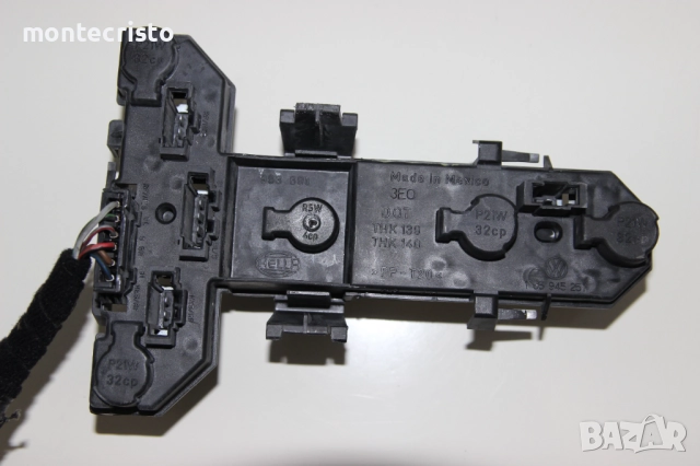 Дясна платка стоп VW Bora седан (1998-2005г.) 1J5945257 десен ламподържач, снимка 2 - Части - 52462437