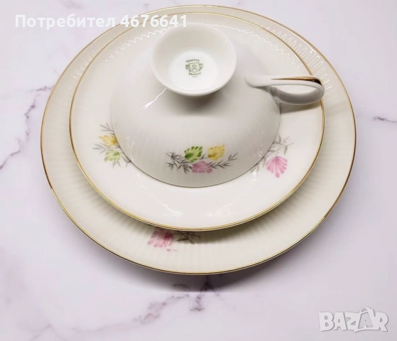 Троен порцеланов сет и вазичка, снимка 2 - Чаши - 52775704