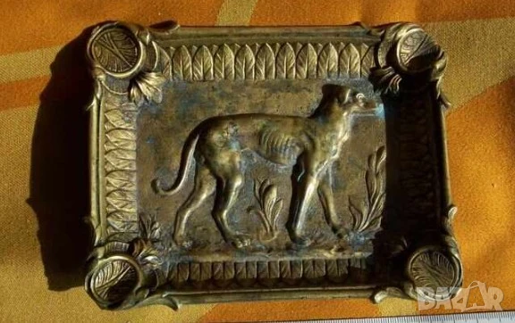 Стар бронзов пепелник с ловно куче 15 х 12см. Лов и риболов