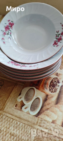 Български порцеланов сервиз от 12 части, снимка 3 - Антикварни и старинни предмети - 53839298