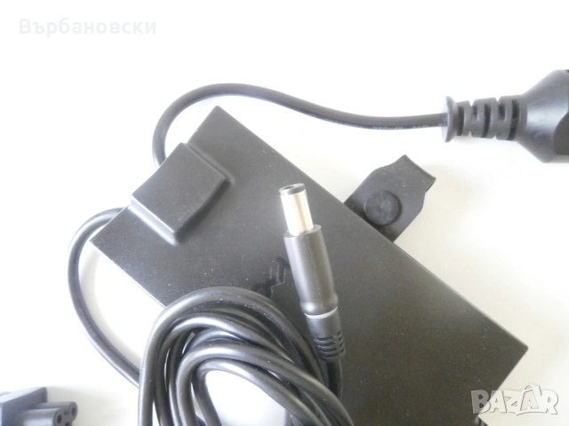 Оригинален адаптер за лаптоп Dell, снимка 4 - Захранвания и кутии - 53608623