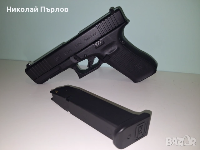 Газов пистолет Umarex Glock 17 Gen5 BLK 9mm P.A.K 17R