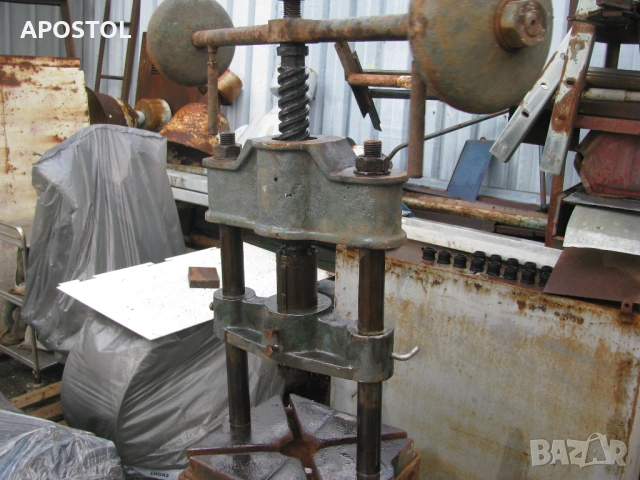 Винтова преса, снимка 4 - Други машини и части - 54138347