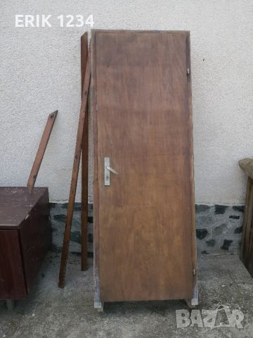 дървена врата 