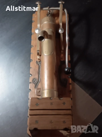 Винтидж макет на ръчна помпа за бира, вино и други