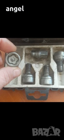 Секретни болтове за WV и Мерцедес 