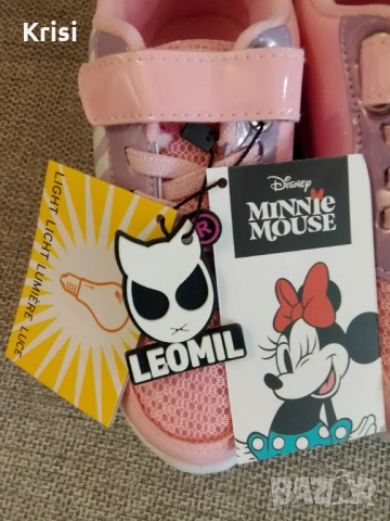 Детски светещи маратонки за момиче Мини Маус-Disney , снимка 3 - Детски маратонки - 54220575