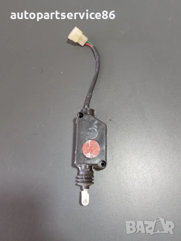 Актуатор на бравата на багажника за KIA Carnival 2.9 CRDi (2005), снимка 2 - Части - 53174263