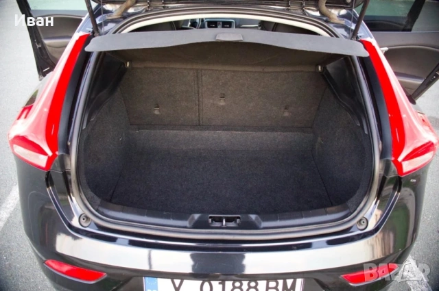 Volvo v40 summum full перфектна, снимка 12 - Автомобили и джипове - 53960183