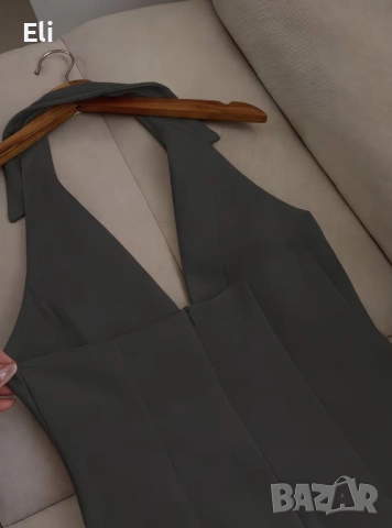 Нова дамска рокля без ръкави с халтер деколте и V-образно изрязване., снимка 5 - Рокли - 53655313