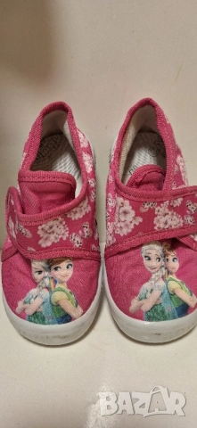 Детски пантофи,размер 23,като нови