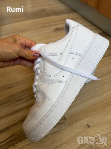 Оригинални кецове NIKE AIR FORCE 1 '07 LE ! 44,5 н, снимка 2 - Маратонки - 29701440